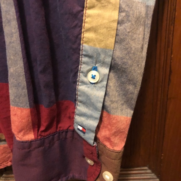 Tommy Hilfiger men’s large colorful button down - Picture 3 of 4